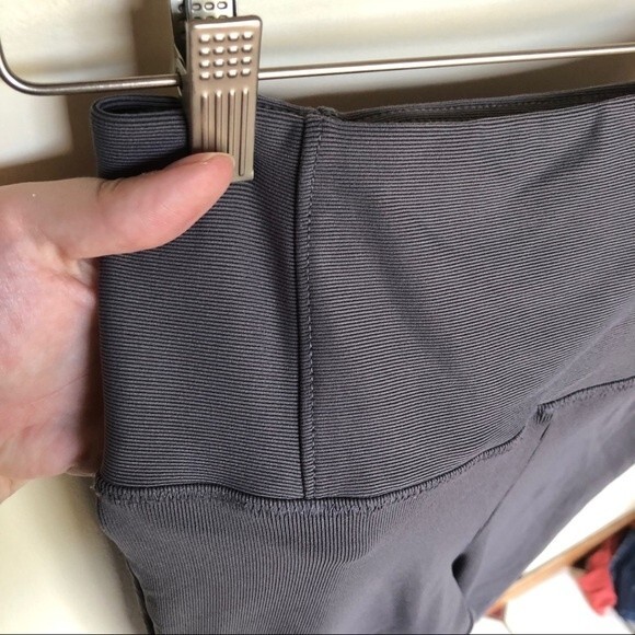 Wilfred Free for Aritizia Daria Charcoal Leggings Size Small - Picture 16 of 16